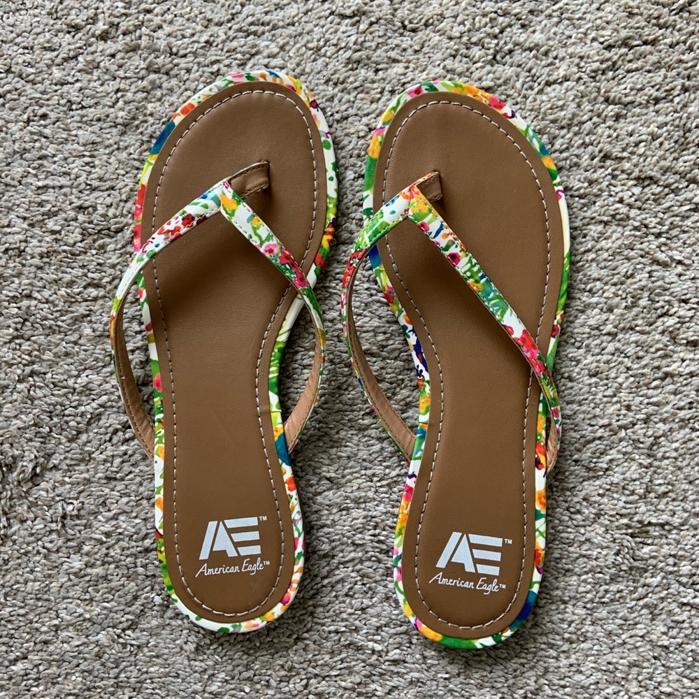 American Eagle Flip Flops